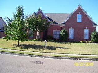1695 Belledeer Dr E, Cordova, TN 38016