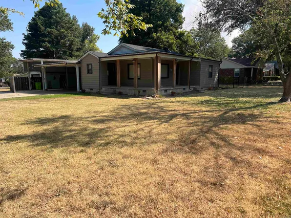 706 W 15th St, Stuttgart, AR 72160