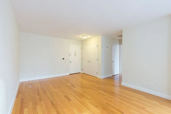 Rented by Stonehenge NYC LLC | media 32