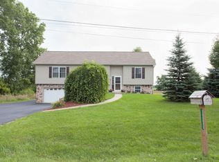 11335 Crestview Dr, Cement City, MI 49233