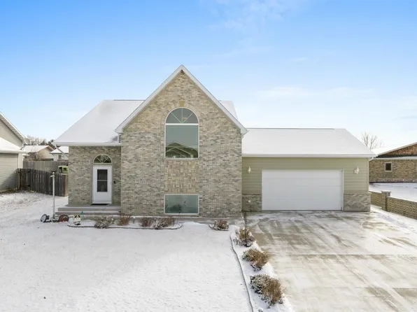 509 5th Ave SW, Surrey, ND 58785