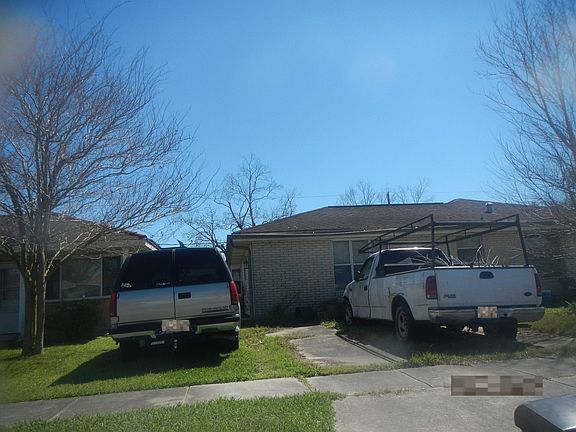 3rd image of 121 Coney Dr
