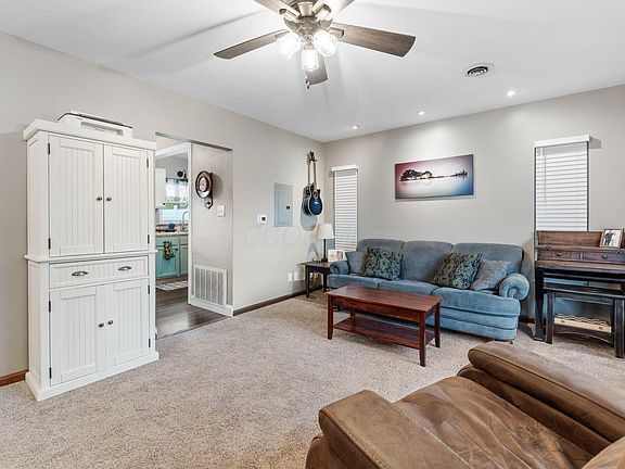 5th image of 259 Merriman Dr