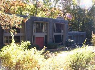 8805 Huntcliff Trce, Sandy Springs, GA 30350