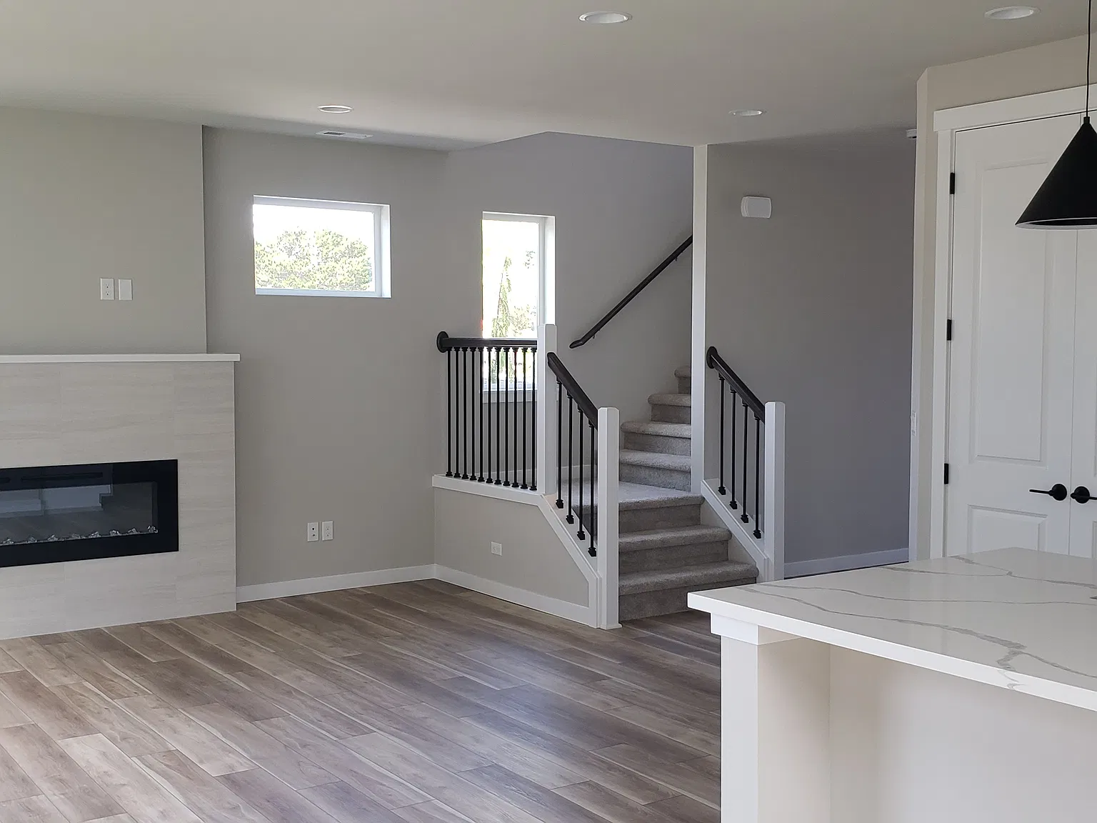 3 bed, 2.5 bath, 2010 sqft, $3,100 — Photo 2