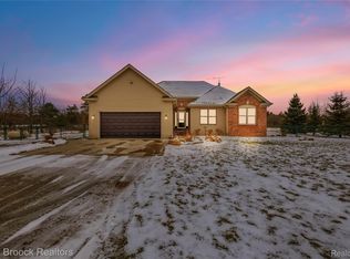 6145 Wildcat Rd, Jeddo, MI 48032