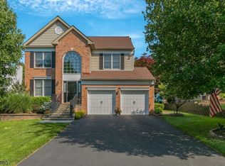 5 Tartan Dr, Basking Ridge, NJ 07920