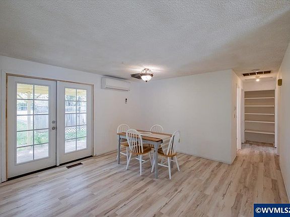 4th image of 2241 Kalmia St