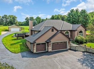 S83W24455 Artesian AVENUE, Mukwonago, WI 53149
