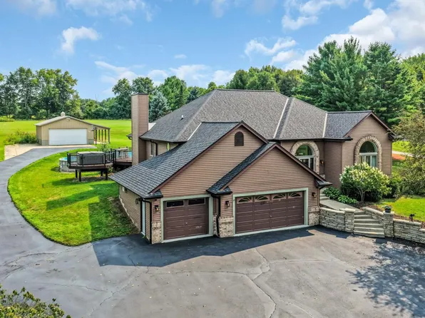 S83W24455 Artesian AVENUE, Mukwonago, WI 53149