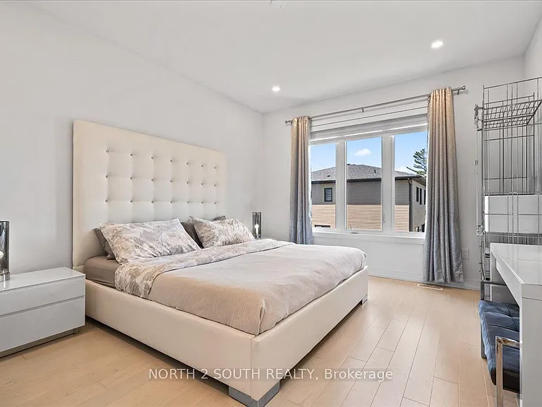118 Berkely St — Photo 19