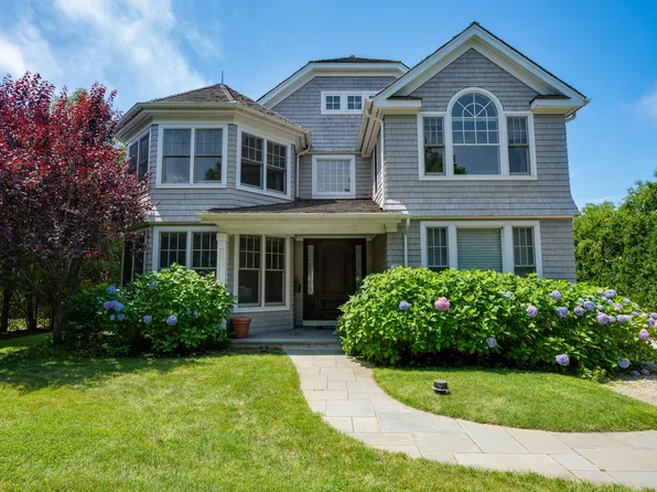 https://photos.zillowstatic.com/fp/200b569a1918da767fee9e61c4356f70-p_e.webp