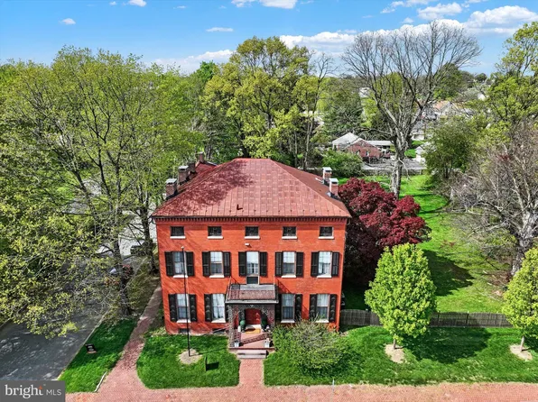 310 W Market St, Marietta, PA 17547