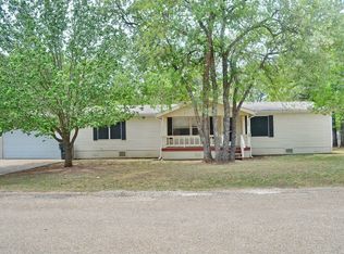 208 Windmill Oaks Ave, Fredericksburg, TX 78624