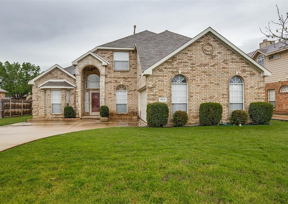 1st image of 1815 Fairfax Dr