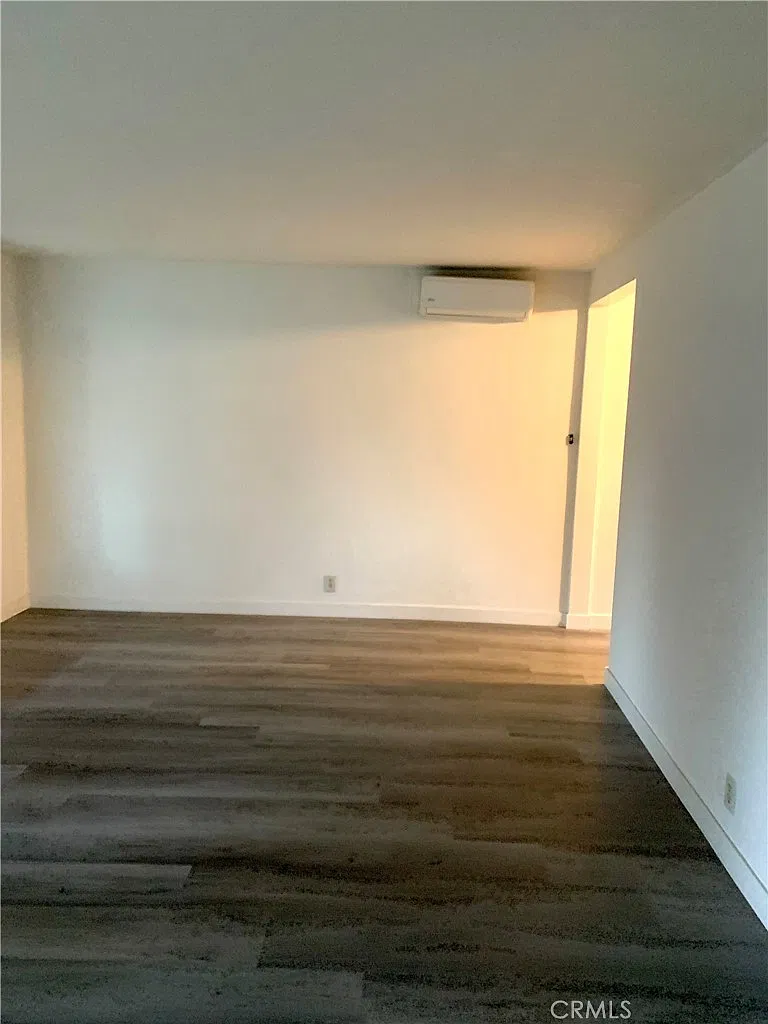 2 bed, 900 sqft, $2,800 — Photo 3