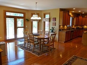 5th image of 10887 W Nebraska St