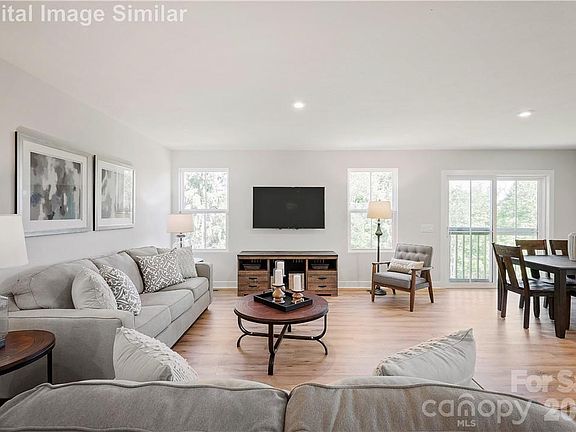 5th image of 936 Pemberley St