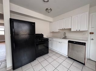 1660 W Pratt Blvd APT 3N, Chicago, IL 60626
