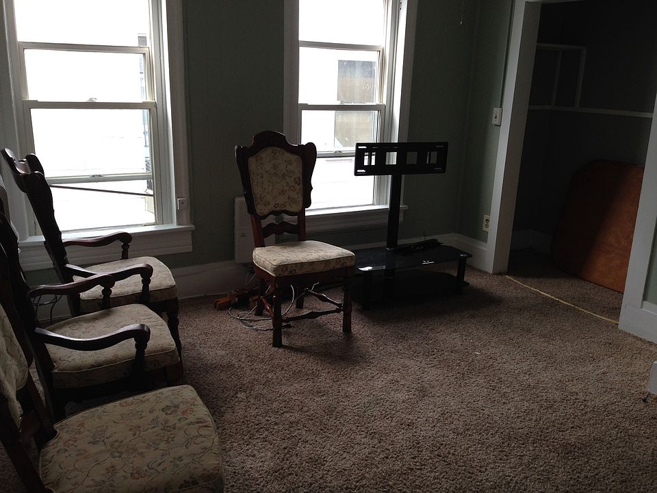 2nd image of 36 Raymond Ave APT 4