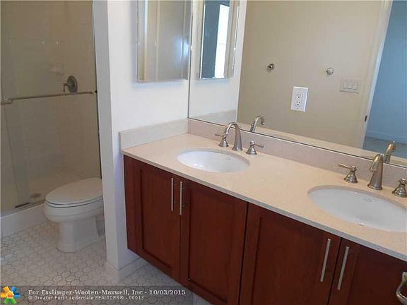 4th image of 405 SW 13th Ter #405