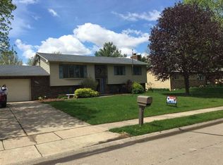 200 S 27th Ave, Eldridge, IA 52748