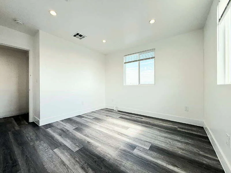 1 bed, $900 — Photo 3