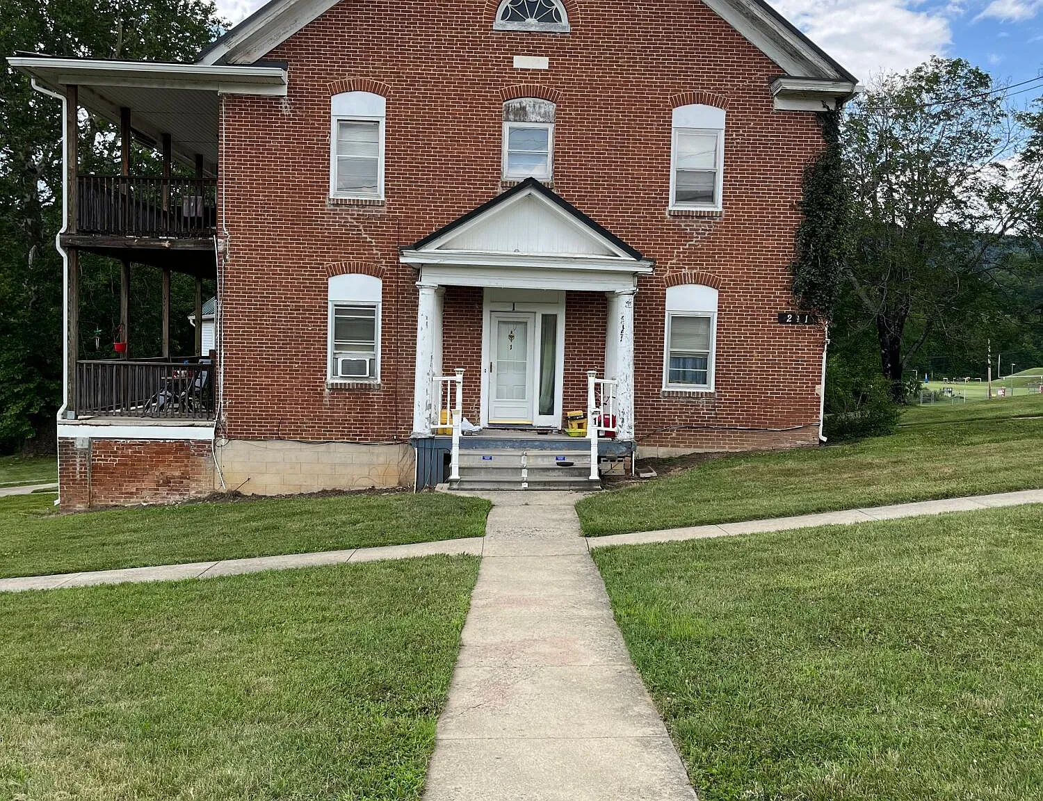1 bed, 1.0 bath, $1,225 — Photo 1