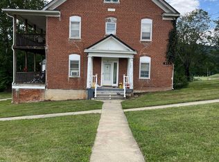 211 College Dr APT 3, Daleville, VA 24083