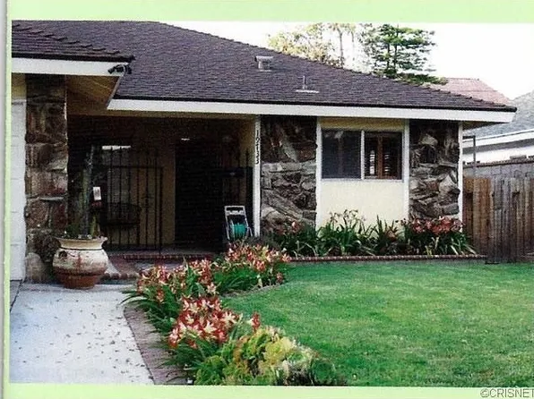 19733 Hemmingway St, Winnetka, CA 91306