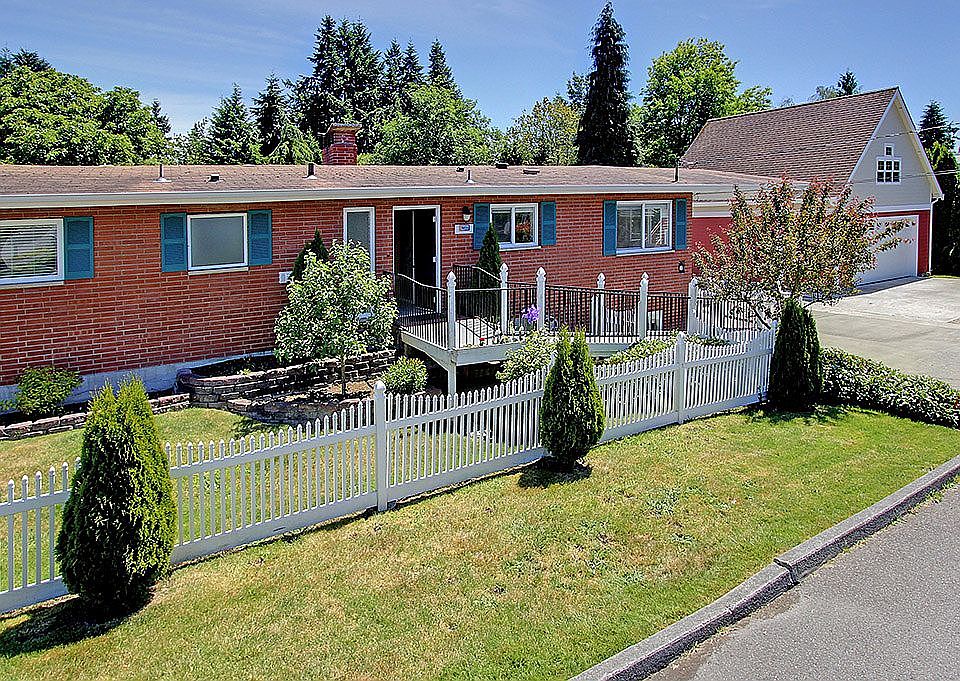 1st image of 16056 Wallingford Ave N