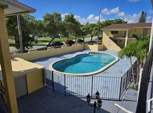 2285 NE 172nd St, North Miami Beach, FL 33160