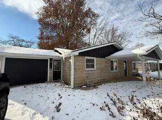 1002 Madison St, Pawnee, IL 62558