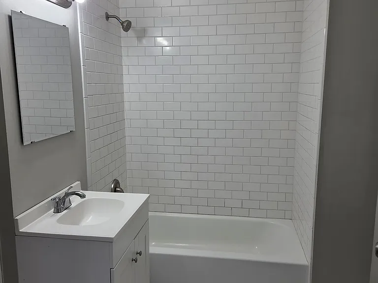 3104 Grand Ave — Photo 2