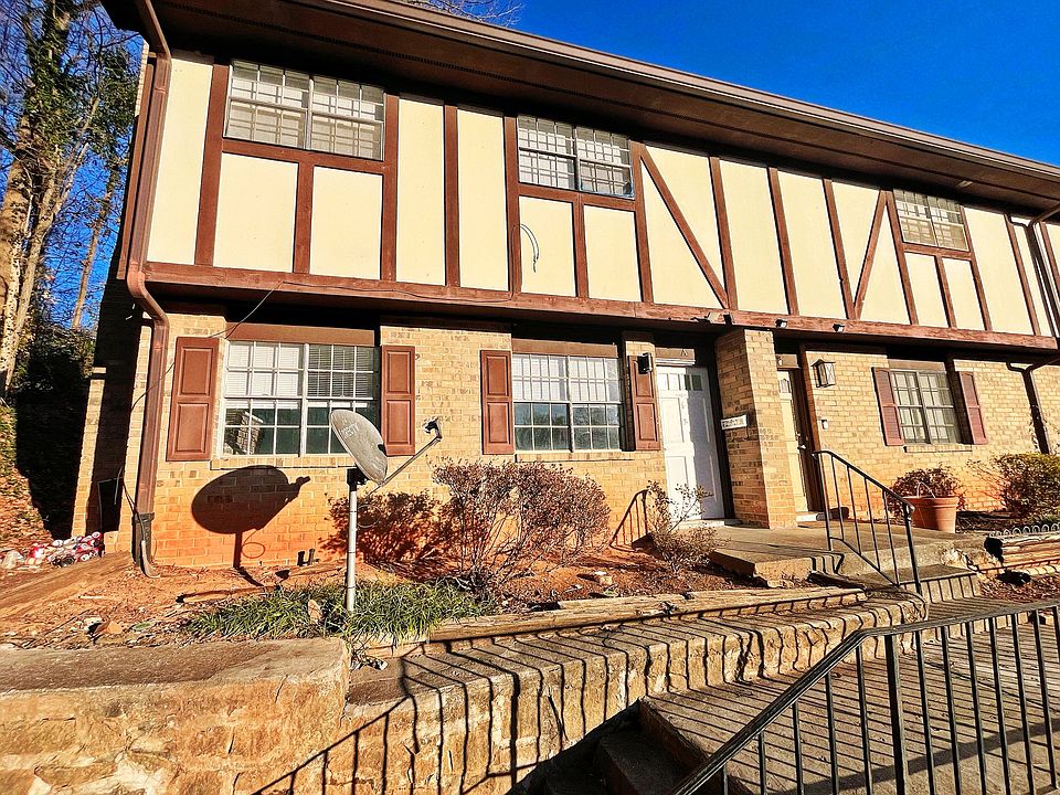 1st image of 2946 N Dekalb Dr APT A