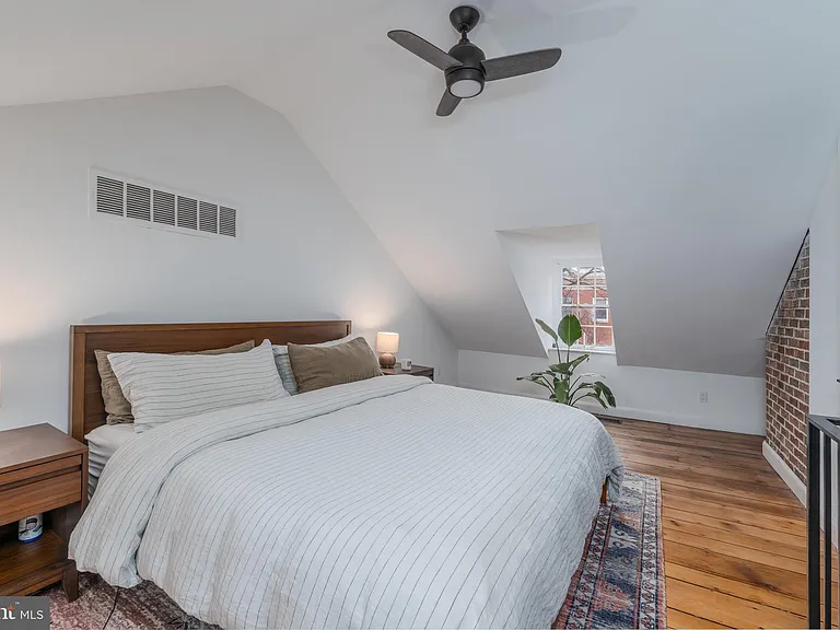 803 S Bond St — Photo 11