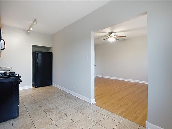 4th image of 414 W Walnut St #307