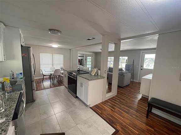 4th image of 8747 Overlook Dr