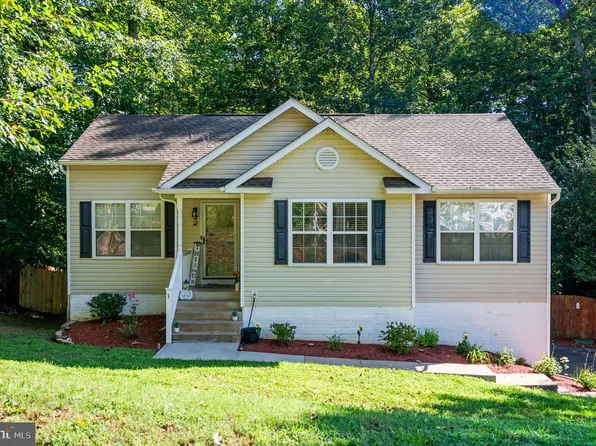 3 Palm Dr, Fredericksburg, VA 22405