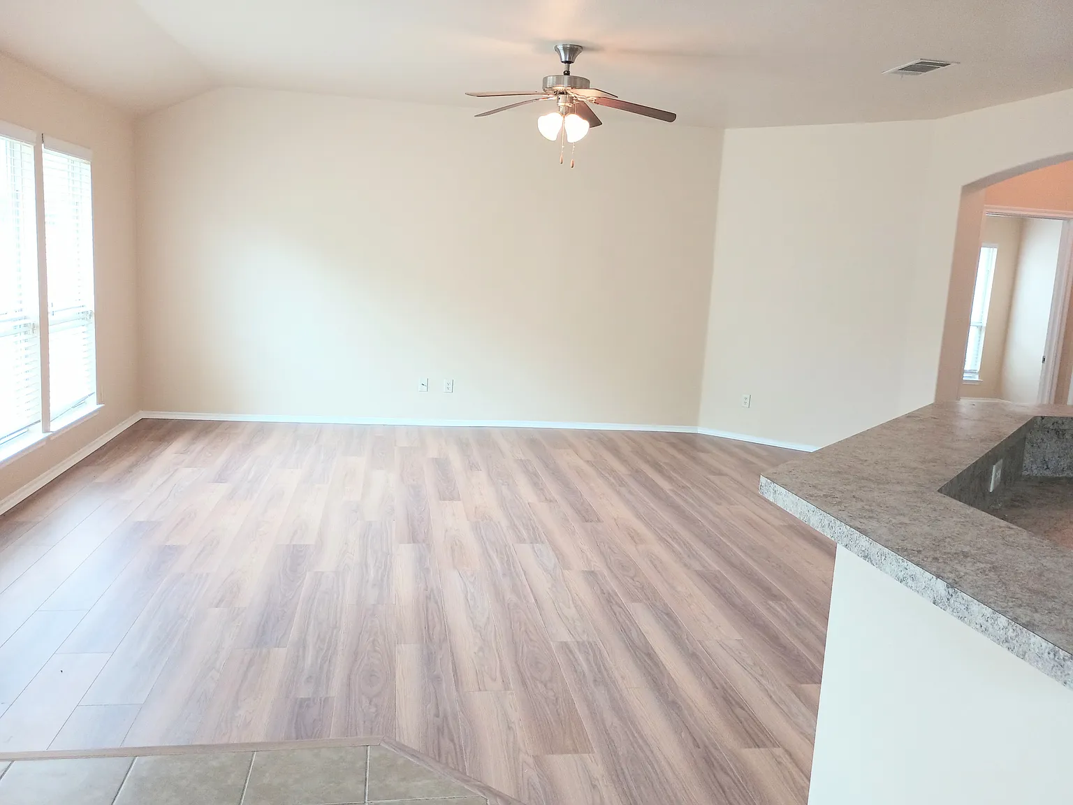 3 bed, 1720 sqft, $1,950 — Photo 3
