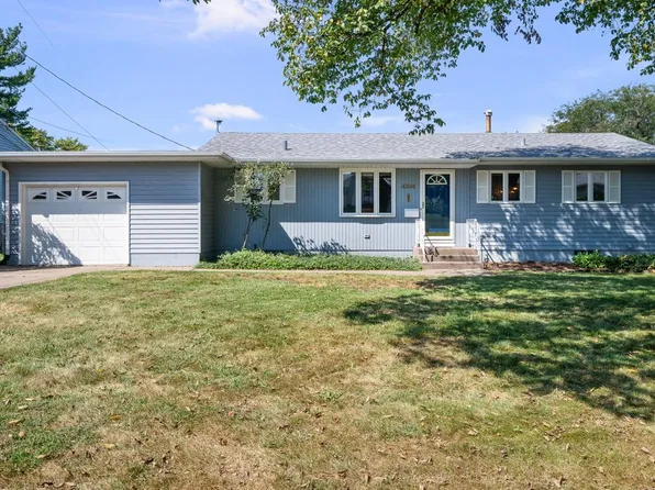 4334 N Hancock Ave, Davenport, IA 52806