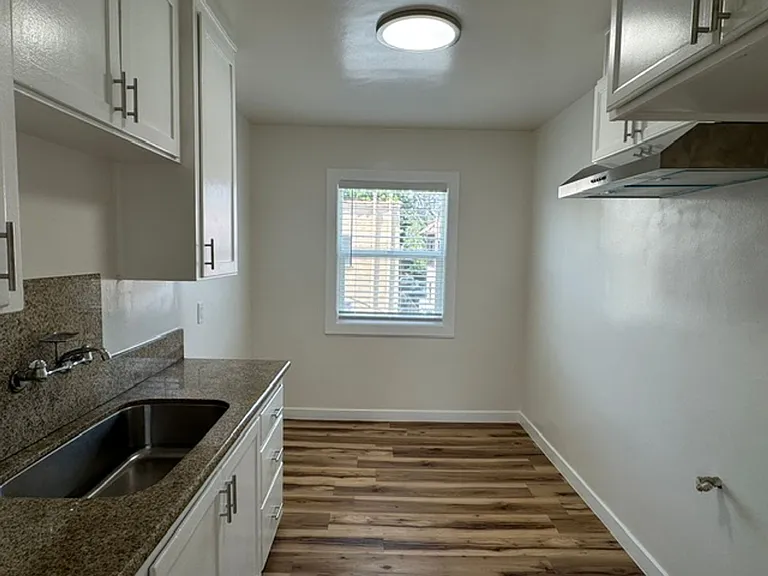 937 Magnolia Ave — Photo 7