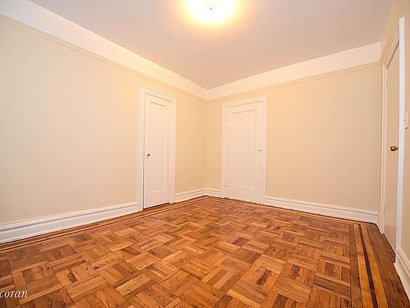5th image of 2680 30th St APT 2J