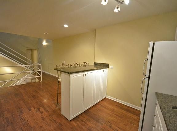 5th image of 623 W Drummond Pl #3600