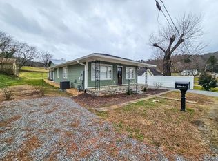 31 Willow St E, Ellijay, GA 30540