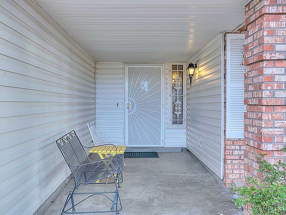 2nd image of 9332 Tasco Dr NE