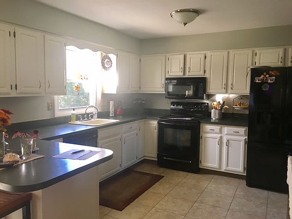5th image of 25 Baltusrol Dr