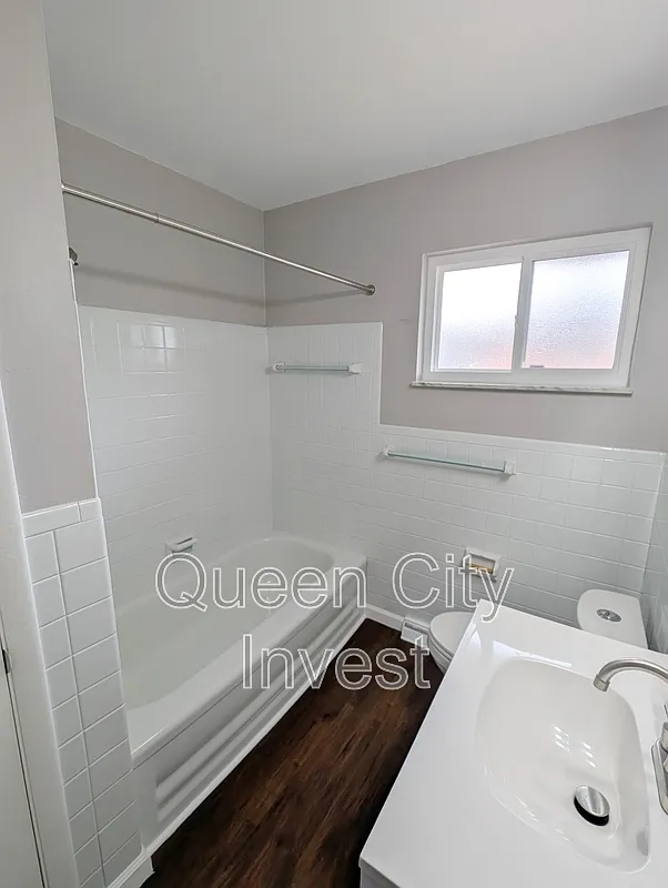 Building Photo - 110 Cromwell Pl #5