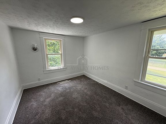 5th image of 257 Arch St
