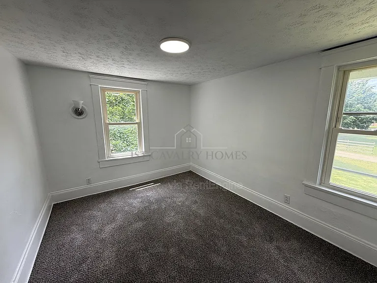 257 Arch St — Photo 5